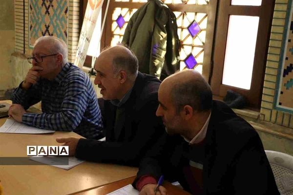 میز خدمت  آموزشی و پرورش آذربایجان شرقی در نماز جمعه