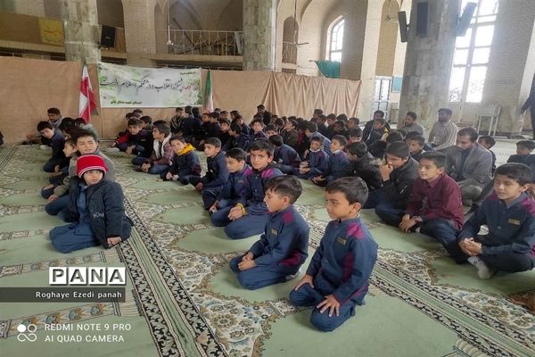 شرکت دانش‌آموزان دبستان قرآنی شهید محمد منتظرقائم خاتم در نماز جمعه