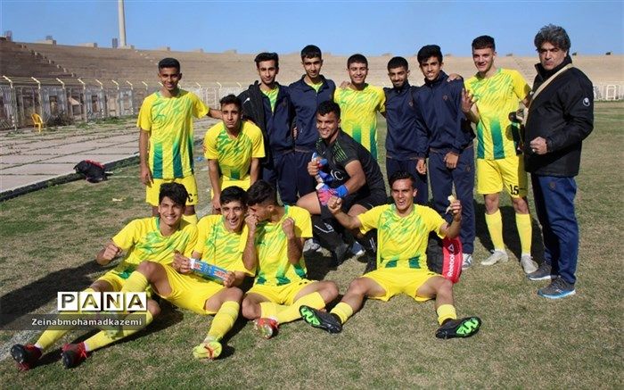صعود تیم‌ منتخب دانش‌آموزی خوزستان به مرحله یک چهارم مسابقات فوتبال کشوری در آبادان