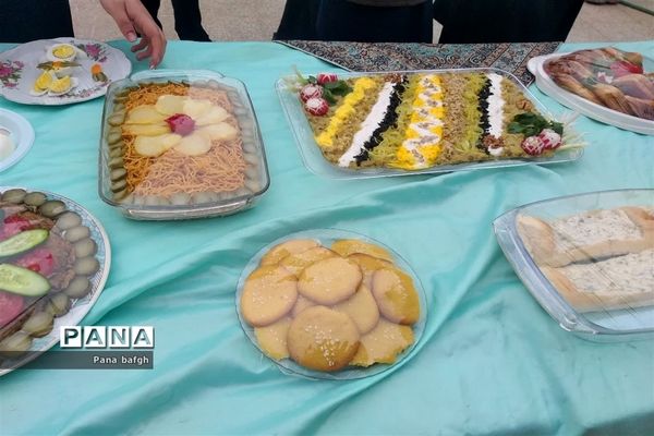 طرح صبحانه سالم سفیران سلامت مدرسه نمونه فردوس بافق