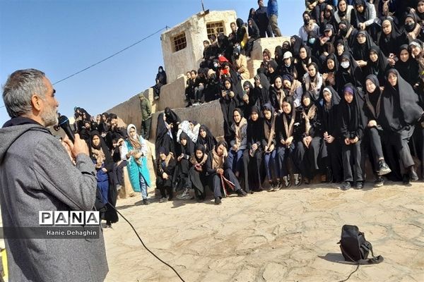 اختتامیه سفر زائران راهیان‌نور دانش‌آموزان پاکدشتی