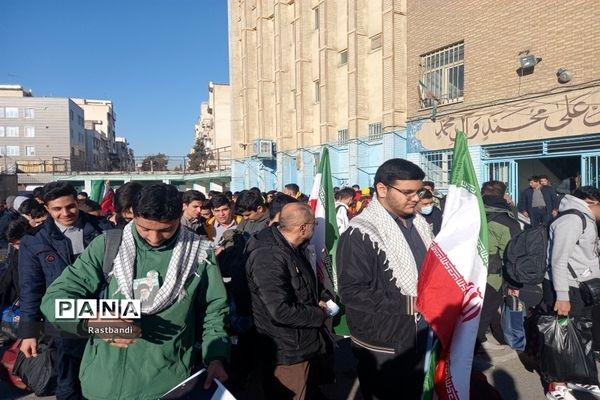 اعزام دانش‌آموزان منطقه ۱۳ به اردوی راهیان نور