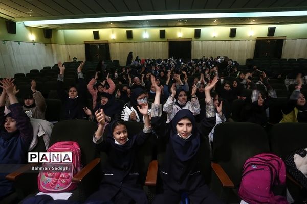 مراسم رونمایی از 10 مستند تلویزیونی خیرین مدرسه ساز شهر تهران