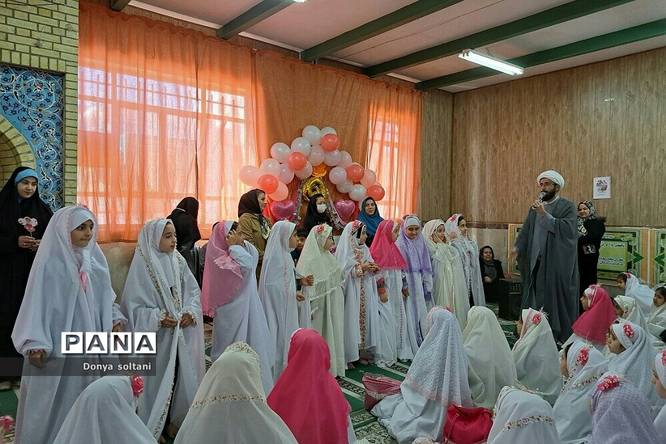 جشن تکلیف دانشآموزان مدرسه حجاب ناحیه یک بهارستان