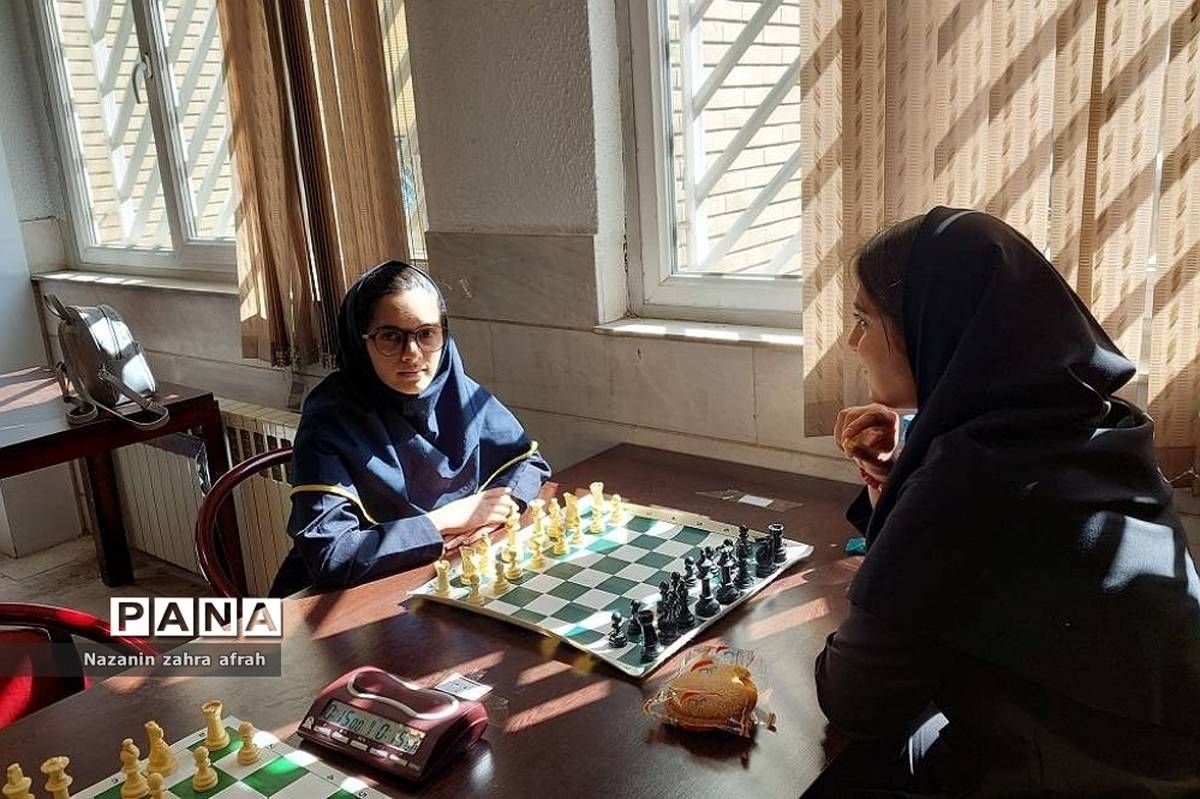 حضور موفق دانش‌آموزان مدرسه فرزانگان رودهن در مسابقات شطرنج مدارس سمپاد استان تهران