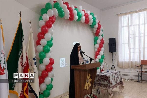 برگزاری یادواره  شهدا در دبیرستان فرزانگان ۸