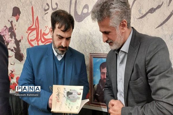 برگزاری یادواره  شهدا در دبیرستان فرزانگان ۸
