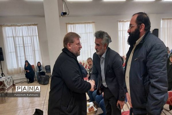 برگزاری یادواره  شهدا در دبیرستان فرزانگان ۸