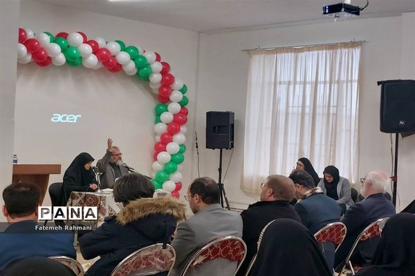 برگزاری یادواره  شهدا در دبیرستان فرزانگان ۸