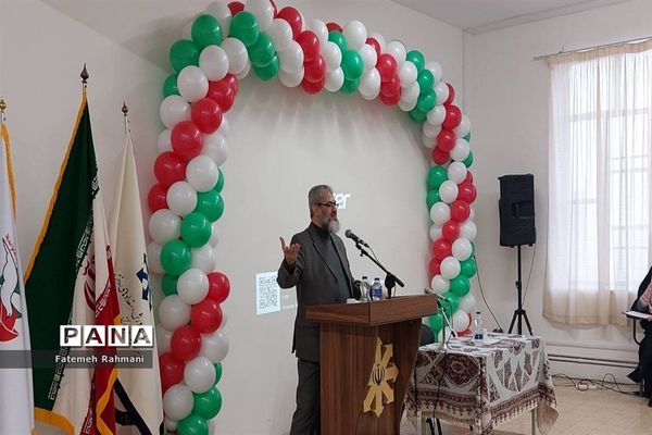 برگزاری یادواره  شهدا در دبیرستان فرزانگان ۸