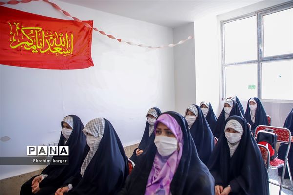 آیین کلنگ‌زنی دو پروژه و افتتاح چهارمدرسه خیرساز در منطقه ۵