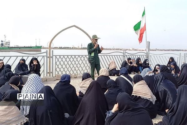 دانش‌آموزان دختر رودهن در اردوی راهیان نور