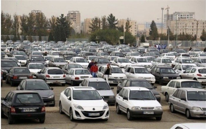 انتقاد  از عرضه خودرو در بورس
