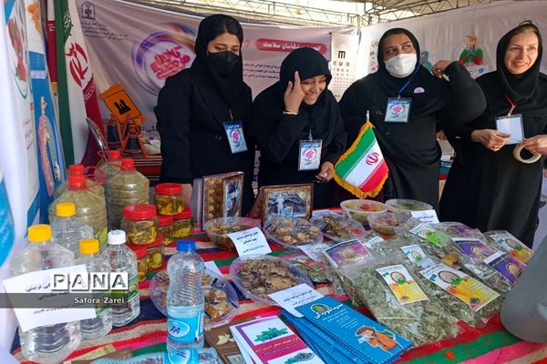 نمایشگاه آثار کانون‌های برتر طرح تحولی فارس در سالروز تاسیس و هفته کانون‌های فرهنگی  و تربیتی