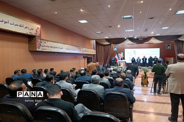 نمایشگاه آثار کانون‌های برتر طرح تحولی فارس در سالروز تاسیس و هفته کانون‌های فرهنگی  و تربیتی