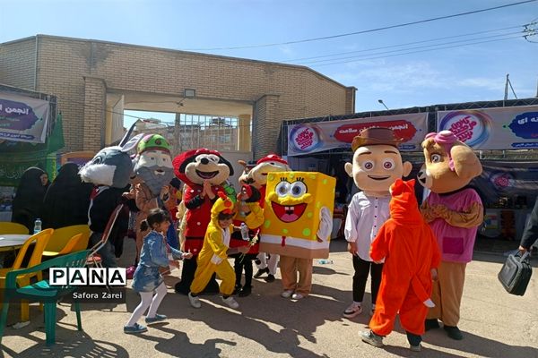 نمایشگاه آثار کانون‌های برتر طرح تحولی فارس در سالروز تاسیس و هفته کانون‌های فرهنگی  و تربیتی
