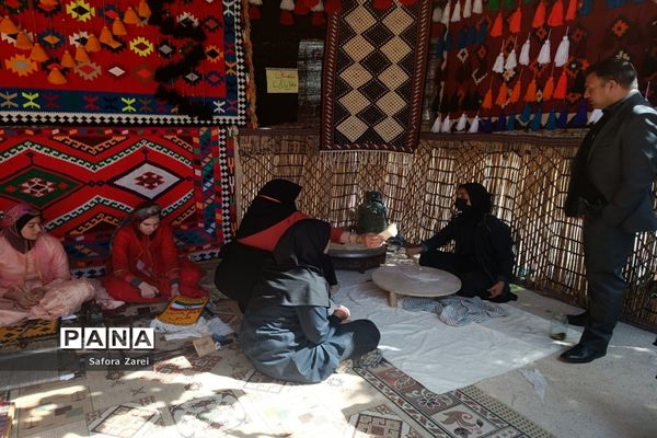 نمایشگاه آثار کانون‌های برتر طرح تحولی فارس در سالروز تاسیس و هفته کانون‌های فرهنگی  و تربیتی