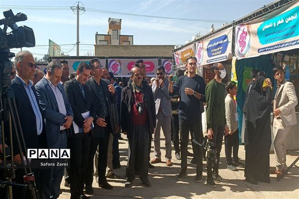 نمایشگاه آثار کانون‌های برتر طرح تحولی فارس در سالروز تاسیس و هفته کانون‌های فرهنگی  و تربیتی