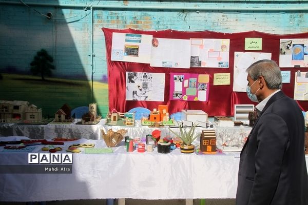 برگزاری نمایشگاه دست‌سازه و بازارچه دانش‌آموزی در دبیرستان غیر دولتی  اندیشه برتران بهبهان