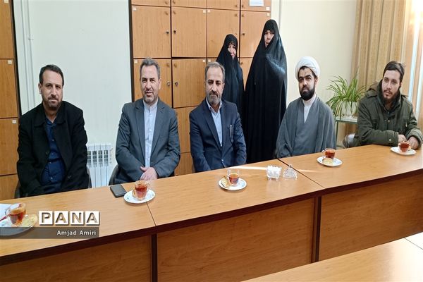 افتتاحیه نمایشگاه مدرسه انقلاب منطقه 12 تهران
