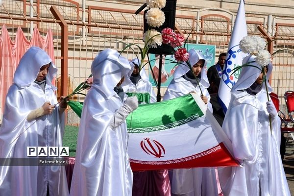 برگزاری مانور ۲۰۰۰ نفری تداوم انقلاب با یاوران انقلاب در اهواز