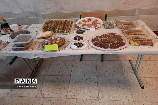 برگزاری جشنواره غذا و صنایع‌دستی در مدرسه فرزانگان شهدای مدافع حرم ملارد