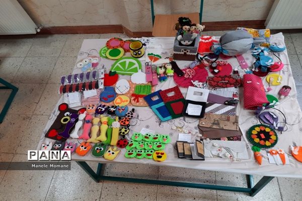 برگزاری جشنواره غذا و صنایع‌دستی در مدرسه فرزانگان شهدای مدافع حرم ملارد