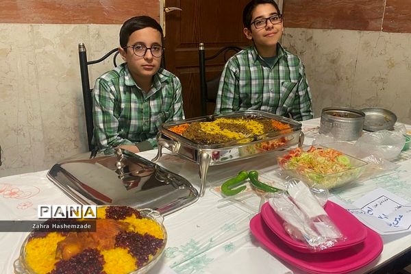 جشنواره غذا مدرسه استعدادهای درخشان شهید بهشتی ناحیه یک ری