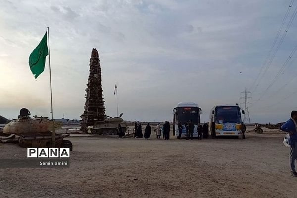 بازدید دانش‌آموزان رودهن از معراج‌شهدا و ذوالفقاریه در اردوی راهیان نور