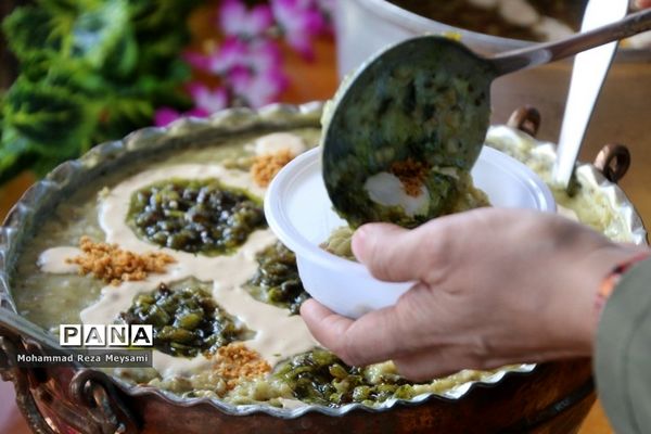 برپایی بازارچه خیریه توسط انجمن‌های اولیا و مربیان استان سمنان