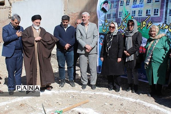 آیین کلنگ‌زنی مدرسه شش کلاسه در بهارستان دو