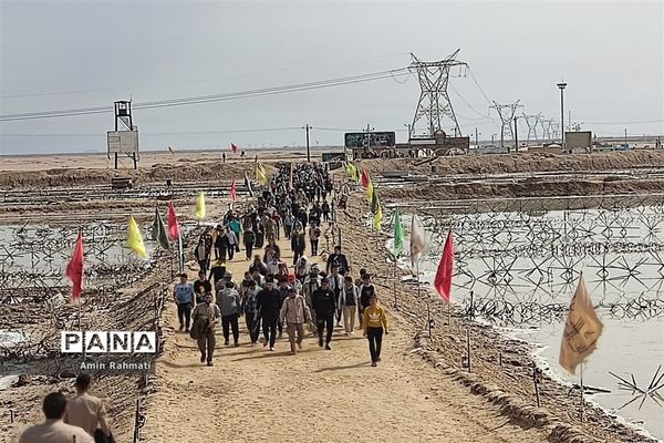 حضور پر شور دانش‌آموزان پسر استان فارس در اردوی راهیان نور