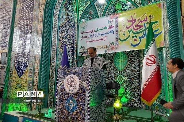 حضور پاسداران در نماز جمعه به مناسبت روز پاسدار