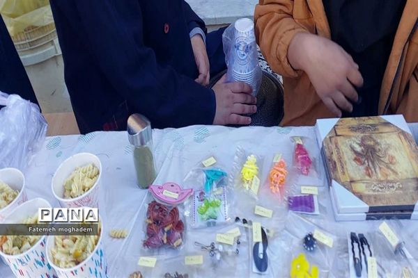 برپایی بازارچه محلی به‌مناسبت هفته معرفی مشاغل در مدارس شادگان