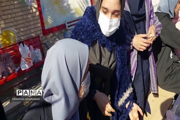 برپایی بازارچه محلی به‌مناسبت هفته معرفی مشاغل در مدارس شادگان