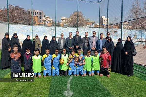 افتتاحیه زمین چمن دبستان پسرانه کوثر آموزش و پرورش منطقه 4 شهر تهران