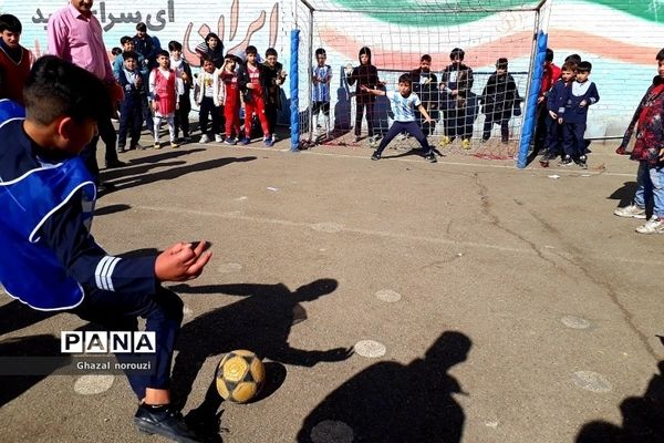 برگزاری المپیاد درون مدرسه‌ای در دبستان کشاورز بهارستان ۲