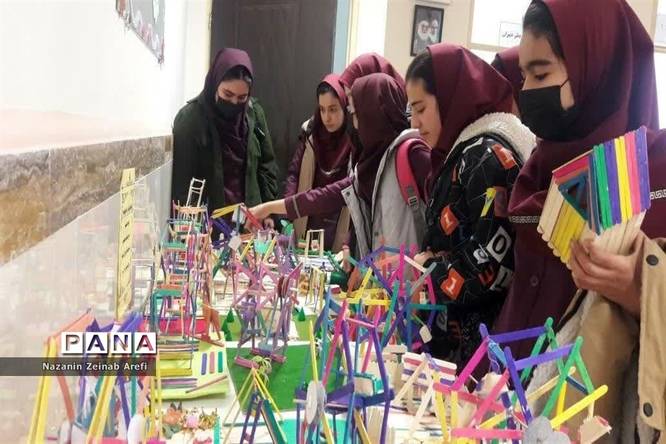 نمایشگاه پودمان کار با چوب درآموزشگاه ایرانمهر اسلامشهر