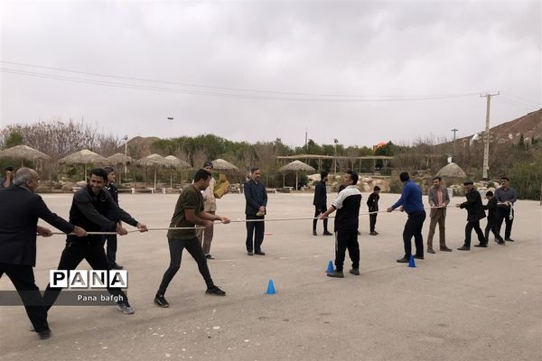 همایش پیاده‌روی خانوادگی کارکنان و استادان دانشگاه آزاد اسلامی واحد بافق
