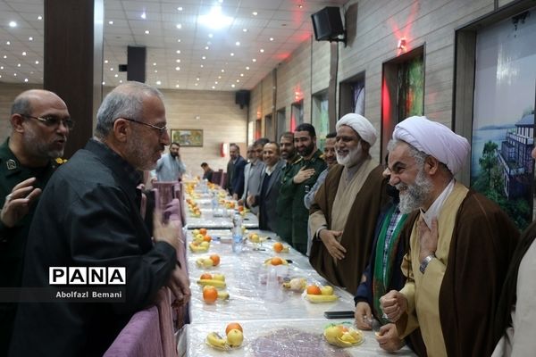 آیین تجلیل از خادمان دومین کنگره ملی شهدای استان قم