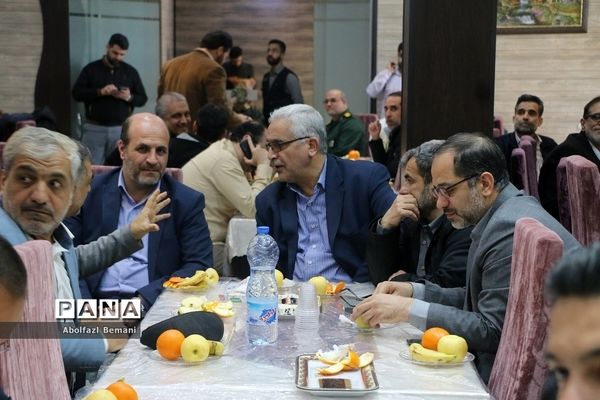 آیین تجلیل از خادمان دومین کنگره ملی شهدای استان قم