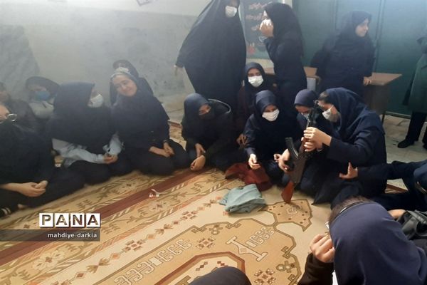 دومین اردوی آمادگی دفاعی دانش‌آموزان دختر دبیرستانی ناحیه 3 شیراز