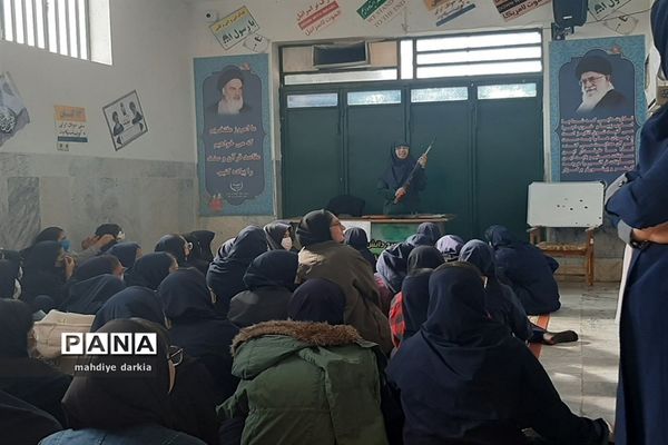 دومین اردوی آمادگی دفاعی دانش‌آموزان دختر دبیرستانی ناحیه 3 شیراز