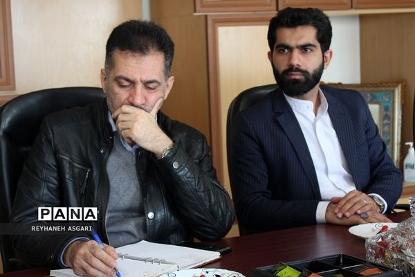 حضور مدیرکل آموزش و پرورش شهرستان‌های استان تهران در نشست هماهنگی برنامه‌های هفته امورتربیتی شهرستانهای استان تهران