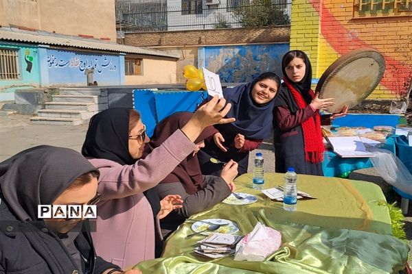 برگزاری جشنواره غذا در دبیرستان سیزده آبان ناحیه یک کرج