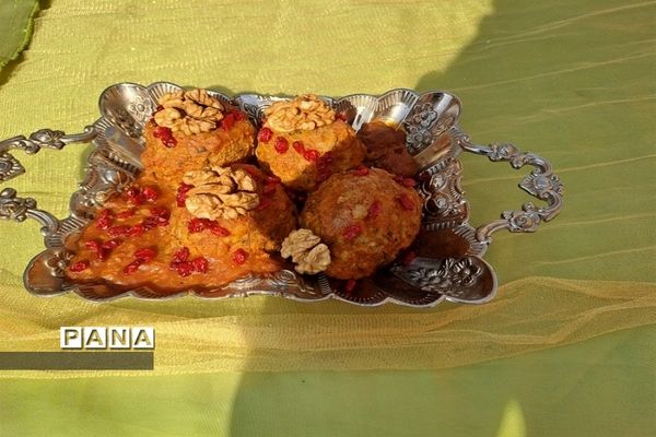 برگزاری جشنواره غذا در دبیرستان سیزده آبان ناحیه یک کرج