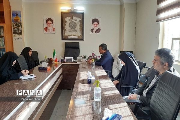 جلسه تخصصی مسئولان آموزش فنی حرفه‌ای اداره‌کل آموزش و پرورش شهرستان‌های استان تهران در رودهن