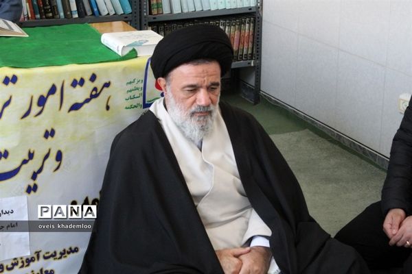 دیدار معاونان و مربیان تربیتی با امام جمعه گلوگاه