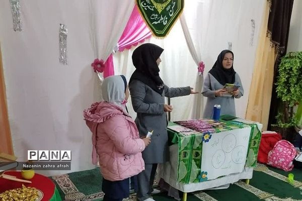 تقدیر از دانش‌آموزان فعال تربیتی و آموزشی در دبستان شهدای کریتون یک  رودهن