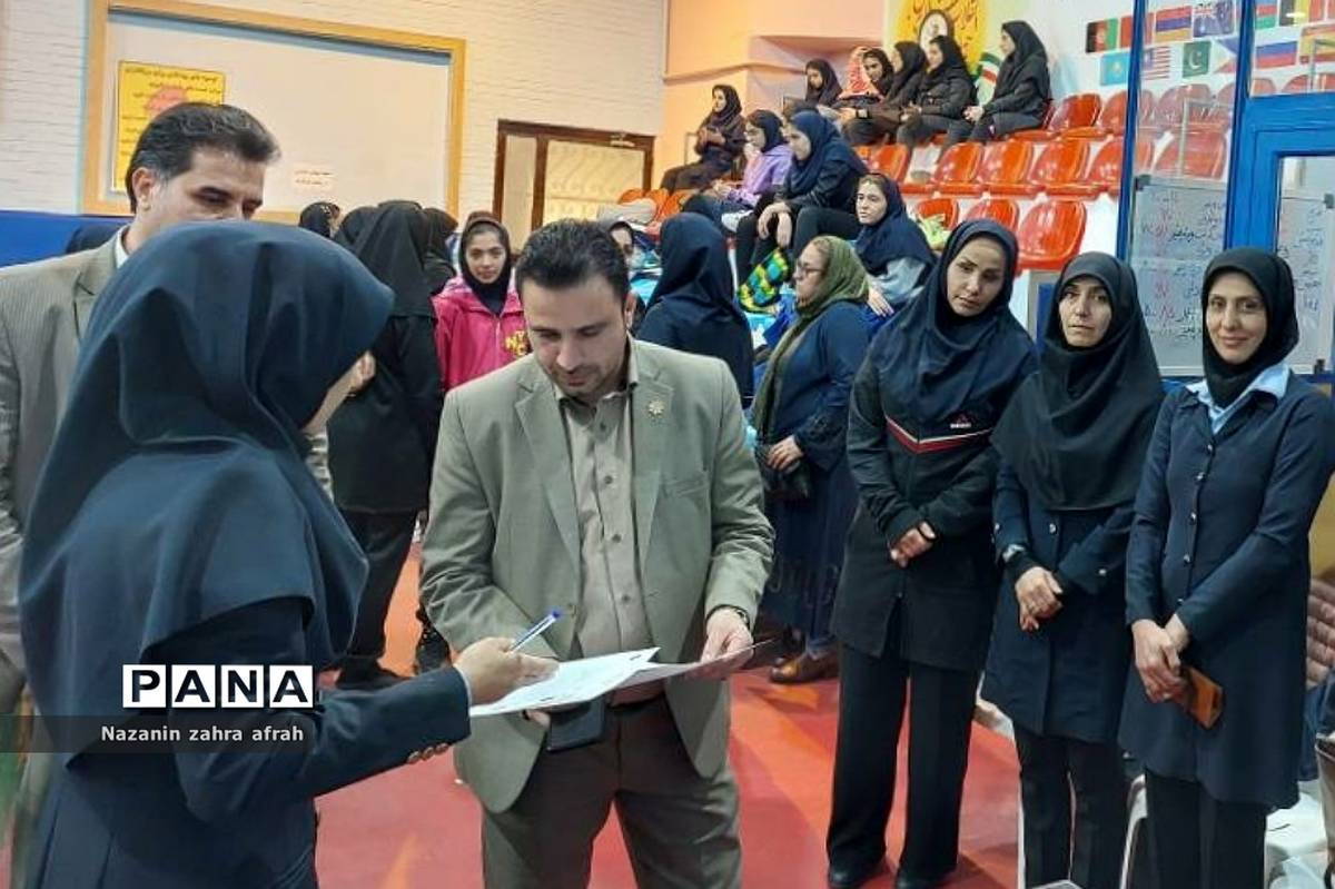 حضور موفق دانش‌آموز خبرنگار دبیرستان فرزانگان رودهن در مسابقات تنیس روی میز مدارس سمپاد استان تهران